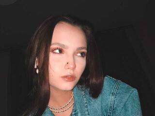 Erotiska video tērzēšana Camilla-Dark