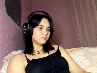 Erotiska video tērzēšana CANDY-LIPS-GIRL