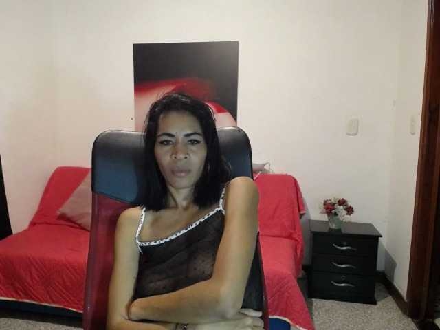 Fotogrāfijas canela-rose I want to use my new toy help me with that and enjoy #milf #ass #latin #horny #brown #vanezolana