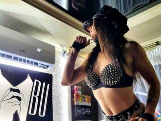 Erotiska video tērzēšana Carin-France