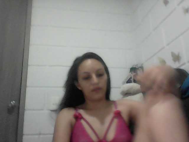 Fotogrāfijas carito11 Hi there . I will undress and make squirt in public, my sister and her husband sleep 1000 tokens