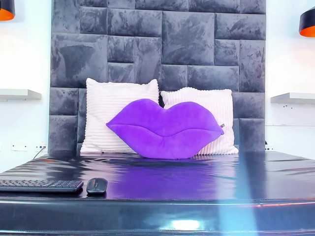 Fotogrāfijas Channel-crush ⭐ WELCOME TO MY ROOM, MY LOVE! ⭐ ENJOY AND BE PART OF MY SHOW BY CONTROLLING MY LUSH ... ! ⭐ PVT RECORDING IS ON!