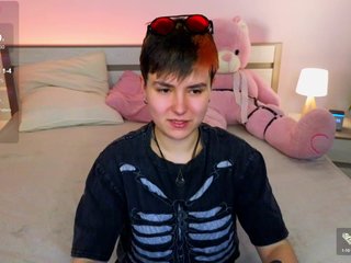 Erotiska video tērzēšana CharlieeAdams