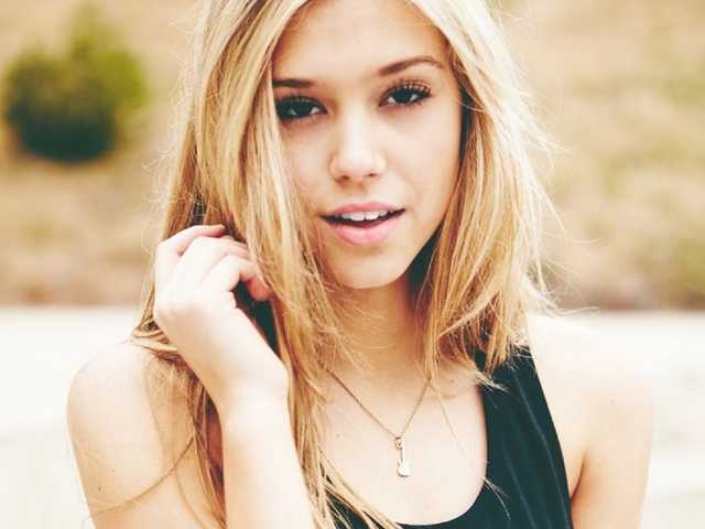 Profila foto CharlotteAce