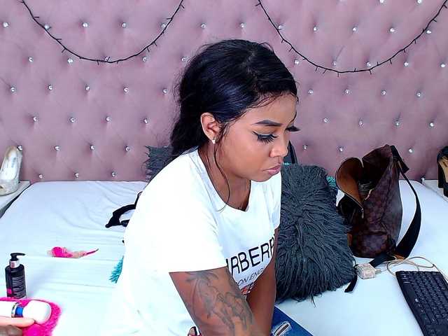 Apraides ekrānuzņēmumi CharlotteWill