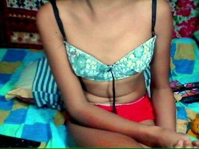 Apraides ekrānuzņēmumi HungryPussyX