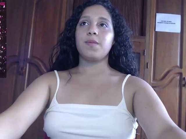Fotogrāfijas ClaireWilliams ARE YOU READY TO CUM TILL GET DRY? CUZ I DO. DO NOT MISS MY SHOWS, YOU WON'T REGRET DADDY #lovense #ass #latina #boobs #chatting #games #curvy