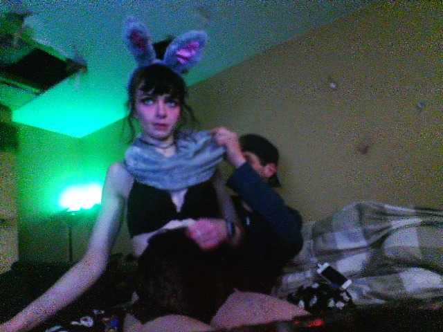 Apraides ekrānuzņēmumi cloverbbombaee