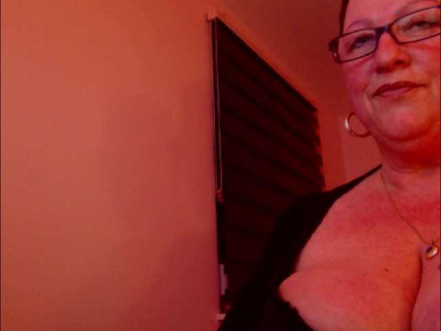 Fotogrāfijas Connyat99 Make Mistress Conny happy with the vibration 201 ultra high kiss tits flash 80 tips guys kiss