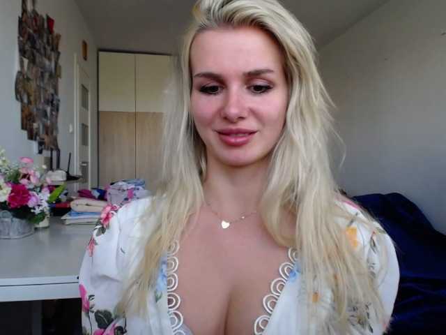 Apraides ekrānuzņēmumi Cornelia22hot