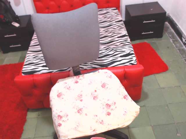 Apraides ekrānuzņēmumi CrazyEbony4u