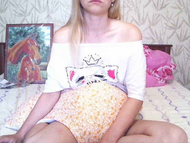 Fotogrāfijas -Mabel- Hi! im Nastya from Russia)play with me YOU can in prvt chat. Welcome) take off all 400tk .Have a good time :>