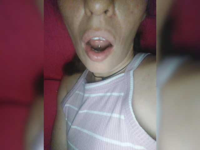 Fotogrāfijas CurlyHanna #horny#pircing#tongue#nipples#perfored#milf#