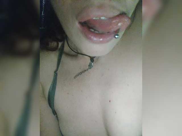 Fotogrāfijas CurlyHanna #horny#pircing#tongue#nipples#perfored#milf#hottest#deeptroat#flexiblity#