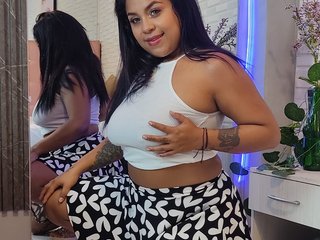 Erotiska video tērzēšana CurvyyQueenXO