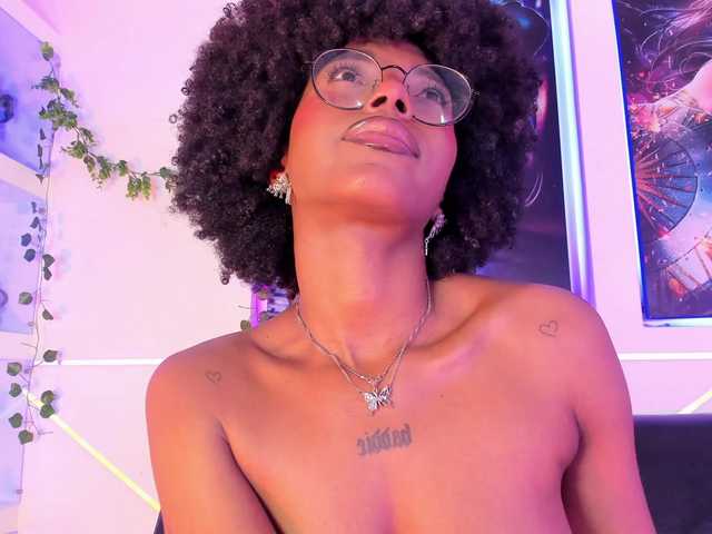 Fotogrāfijas CuteTiana Squirt Show At Goal @total - @sofar Spin the wheel to have a surprise Spin the wheel to play with my ASSBOOBS ✨