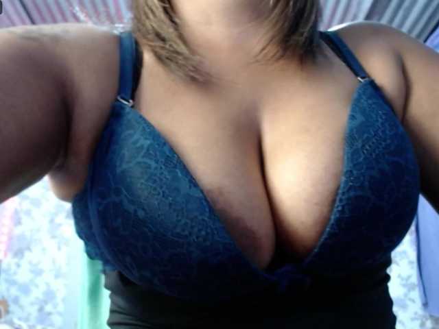 Fotogrāfijas Dahian-Diamod hey♥ come to play♥ hru? #milf #ebony #mommy #latina #mature♥♥♥