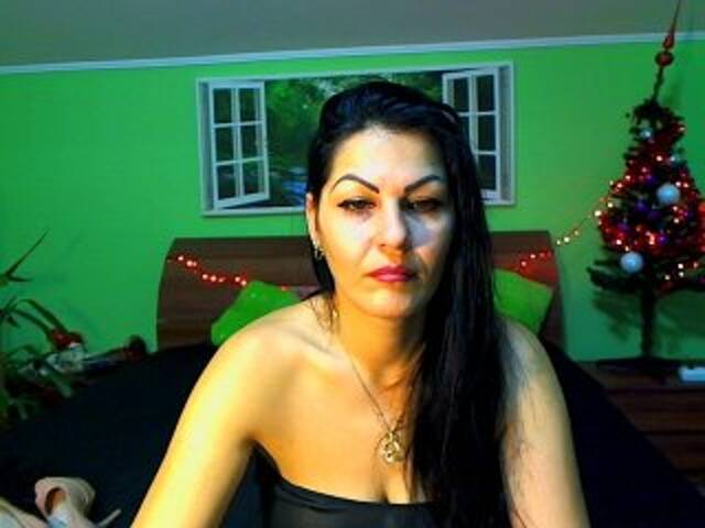 Apraides ekrānuzņēmumi DamnedQueen