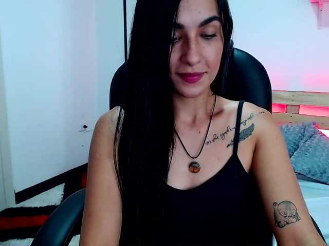 Fotogrāfijas DaniGomez7 hi guys i am latingirl, i am #new, i want to play with you #smoke #squirt #dirtytalk