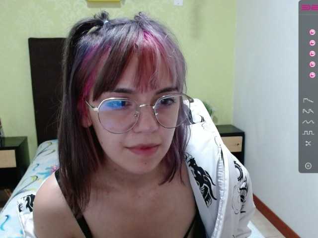 Apraides ekrānuzņēmumi danikhadid