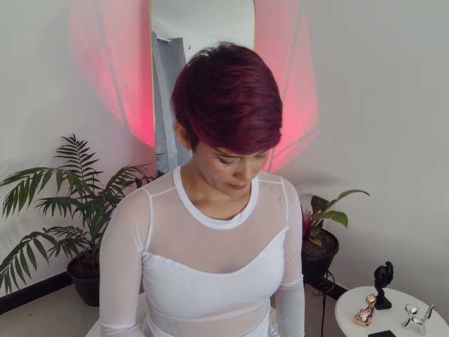 Apraides ekrānuzņēmumi DannaCartier