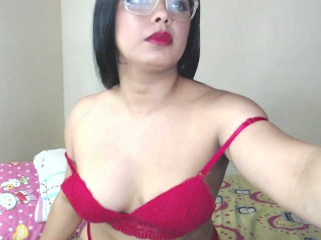 Fotogrāfijas dannagaleano1 Welcome to my room! Come with me and spend a fantastic moment together ♥ #latina #young #bigtits #bigass #dance
