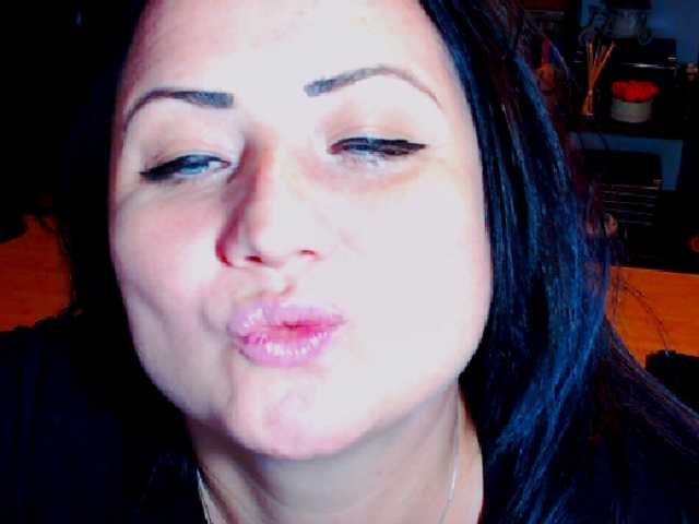 Apraides ekrānuzņēmumi KinkyDomina