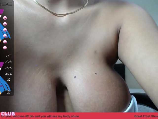 Fotogrāfijas dayamieluney welcome in my room guys,I am new here, you want fuck me in pvt.... Lovense inside in my pussy now Level Special...