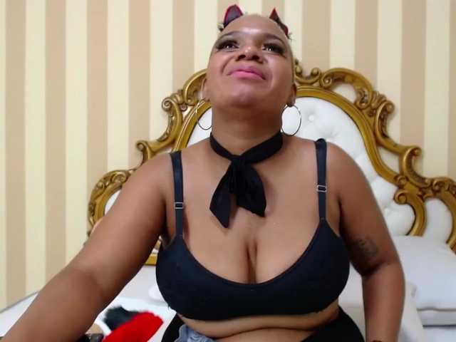 Fotogrāfijas DiablaSmith I'm a Sucubo l, I'm so horny here, let's get naughty ♥! naked me and play with me ♥ play with my pussy at goal