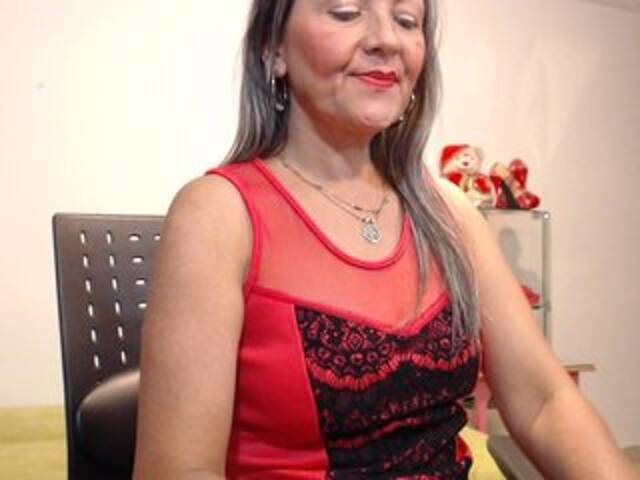 Apraides ekrānuzņēmumi SquirtNstyGrl