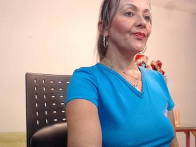 Apraides ekrānuzņēmumi SquirtNstyGrl