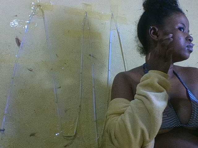 Apraides ekrānuzņēmumi Djamillah