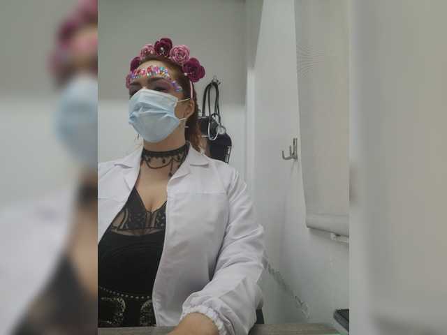 Fotogrāfijas Doctora-Danna Working us Doctor... BETWEEN PATIENTS we can do all my menu...write me pm what would u like to see... fuck us hard¡¡¡¡