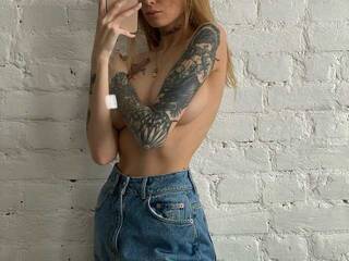 Erotiska video tērzēšana PREKRVTI