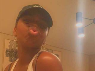 Erotiska video tērzēšana Dubaeee