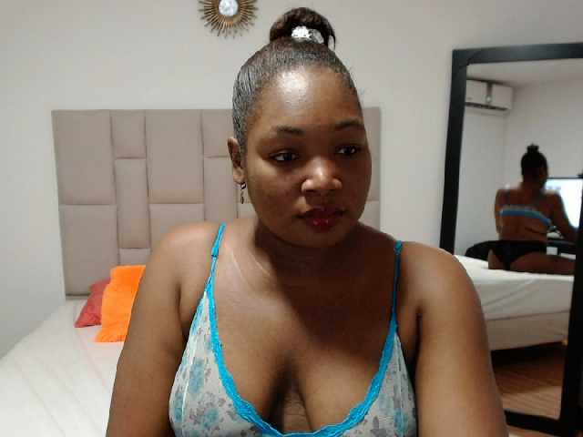 Fotogrāfijas EbonyCamille I wanna be full naked for youou! 199, we are 142 tokens closer!