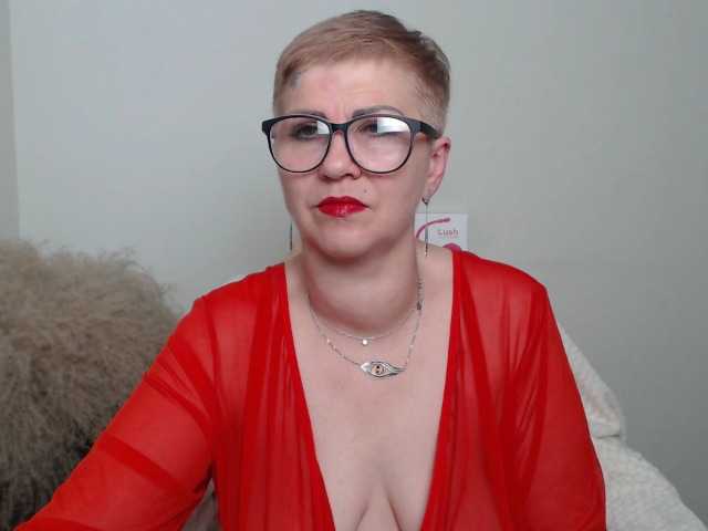 Fotogrāfijas ElenaQweenn hello guys! i am new here, support my first day!11 if you like me,20 c2c,25 spank my ass,45 flash tits,66 flash pussy,100 get naked,150 pussyplay,250 toyplay!