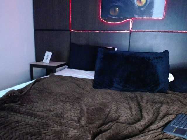 Fotogrāfijas Emily-ayr Hello guys ♥♥ welcome to my room #new #feet #latina #bigass #cute