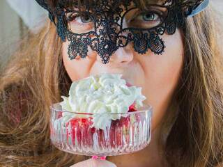 Erotiska video tērzēšana Emily-BOOBS-