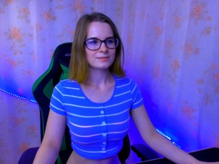 Apraides ekrānuzņēmumi EmilyKissy