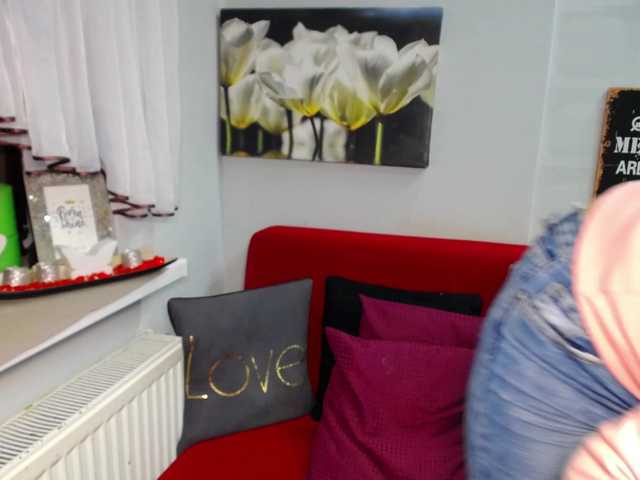 Apraides ekrānuzņēmumi EmilyQueen