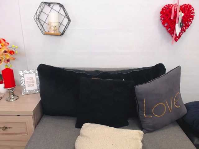 Apraides ekrānuzņēmumi EmilyQueen