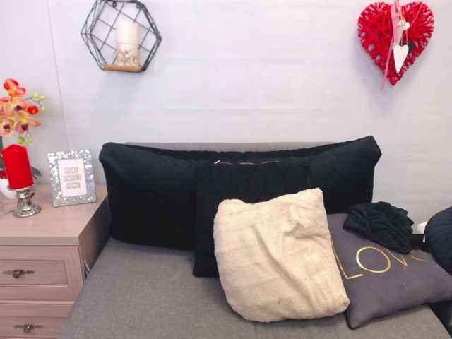 Apraides ekrānuzņēmumi EmilyQueen