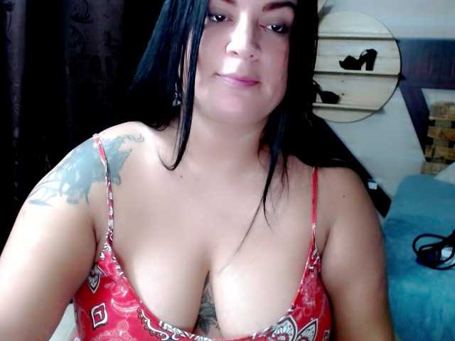 Fotogrāfijas emycurvy Lovense interactive whit your tips #ass#bbw#bigboobs#squirt#belly#feet#hairy