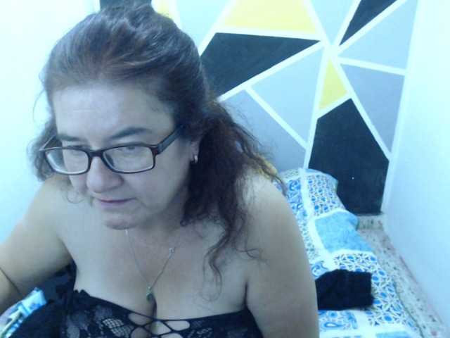 Fotogrāfijas EsmeraldaCute Make me wet / Play with my lovense #mature #lovense # bigtits #squirt