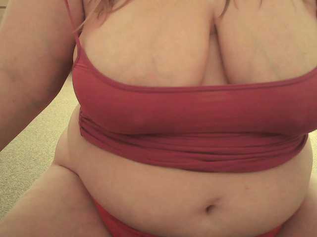 Fotogrāfijas Europeankitty Show boobs when my goal is reached :) #chubby #bbw #bigboobs #new #milf