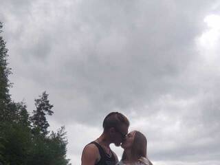 Erotiska video tērzēšana F0XandM00N