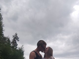 Erotiska video tērzēšana F0XandM00N