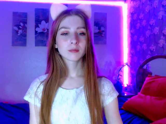 Fotogrāfijas FireShoWw hello in my room! I'm trying to break the earning record! I hope for your help! #young #teen #cute #new #toys #sexy #hot #natural #shaved #smalltits #redhair