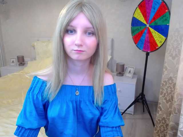 Fotogrāfijas YourDesserte Hello guys! Welcome to my room) Lets chat and have fun together! PVT-GRP On for you) spin wheel for 100! hot show with a wet t-shirt!
